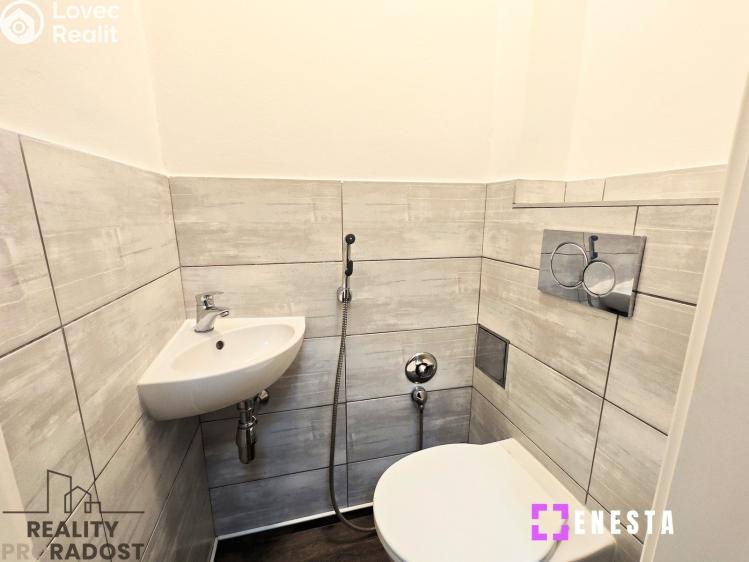 Rent apartment 3+1 Praha, náměstí Generála Kutlvašra 590/6 č. 10