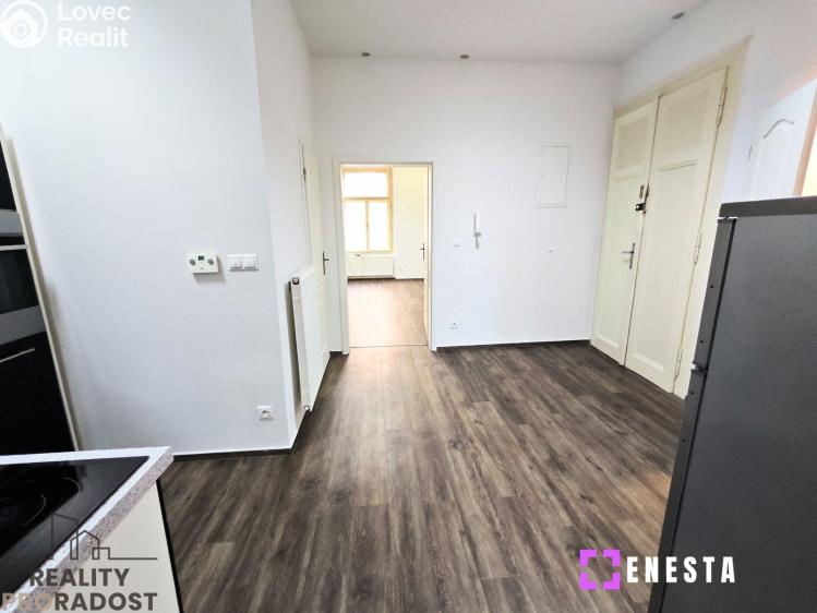 Rent apartment 3+1 Praha, náměstí Generála Kutlvašra 590/6 č. 5