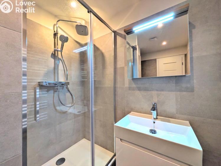 Pronájem bytu 2+1 Praha, Krhanická 718/27 č. 10