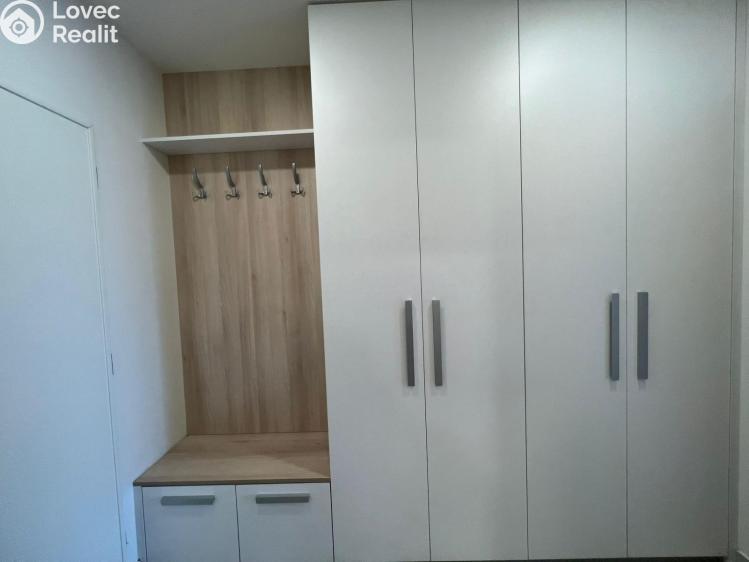 Pronájem bytu 1+KK Praha, Petrohradská 1570/5 č. 6