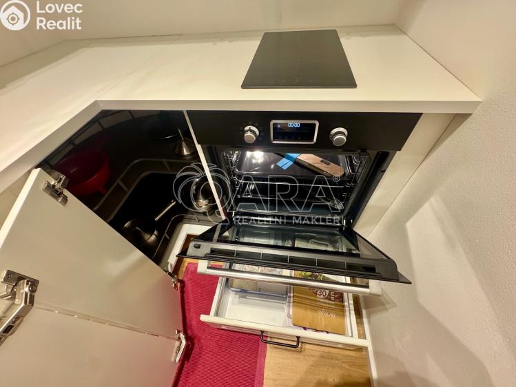 Pronájem bytu 1+KK Praha, Malešická 2698/47 č. 8