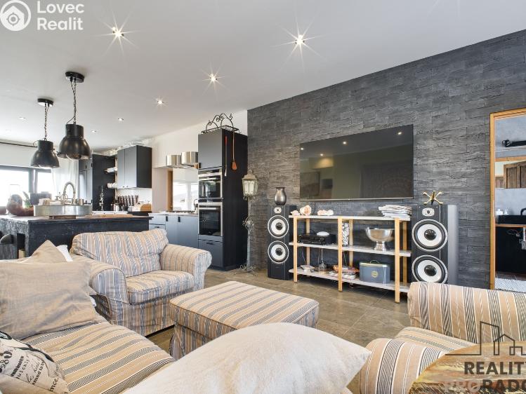 Продажа семейного дома Tísek č. 10