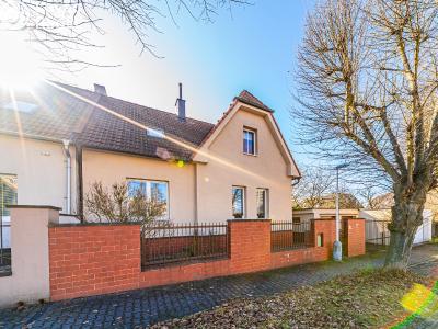 Prodej rodinného domu Kladno, U zastávky 1862 č. 1