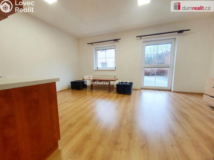 Pronájem bytu 1+KK Úholičky, Roztocká č. 8