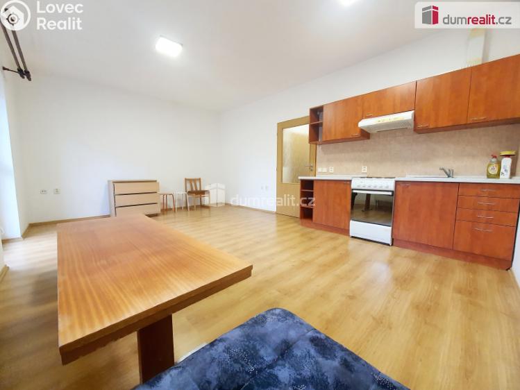 Pronájem bytu 1+KK Úholičky, Roztocká č. 11