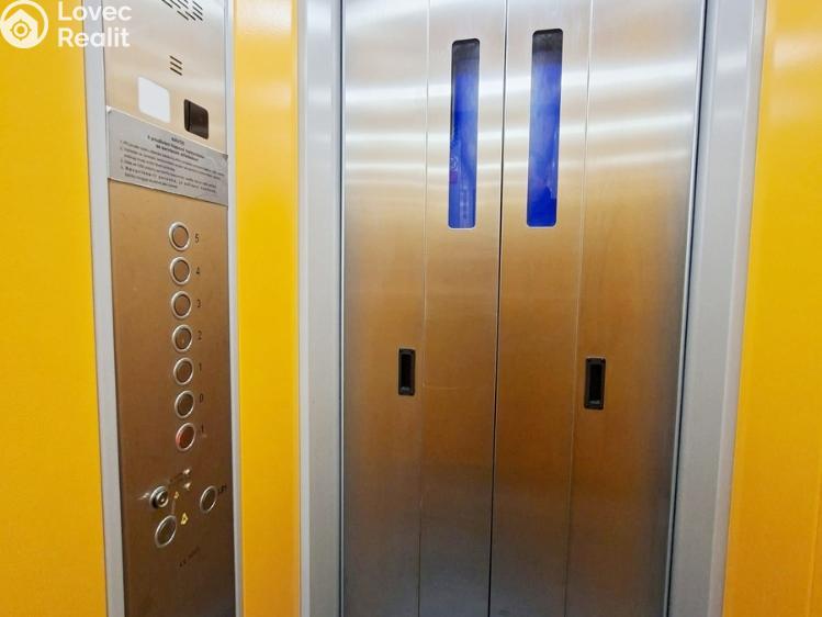 Sale apartment 3+1 Karviná, Čsl. armády č. 12