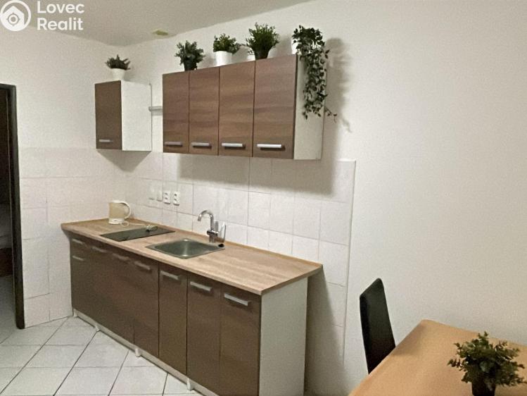 Pronájem bytu 2+KK Praha, U Santošky 933/20 č. 1