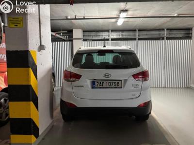 Prodej garážového stání Praha, Suchý vršek č. 3