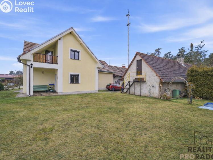 Sale multi-gen house Konárovice č. 4