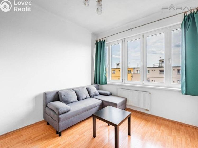 Pronájem bytu 2+KK Praha, 28. pluku č. 3