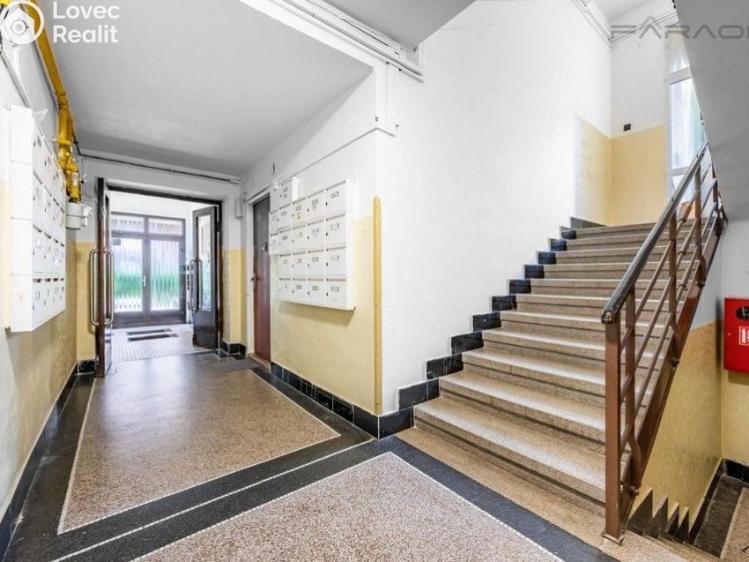 Pronájem bytu 2+KK Praha, 28. pluku č. 11