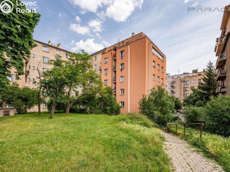 Pronájem bytu 2+KK Praha, 28. pluku č. 13