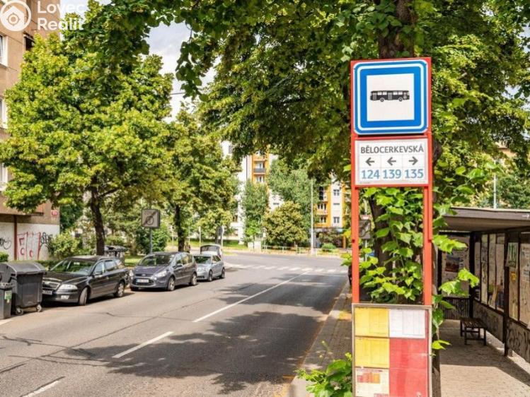 Pronájem bytu 2+KK Praha, 28. pluku č. 14