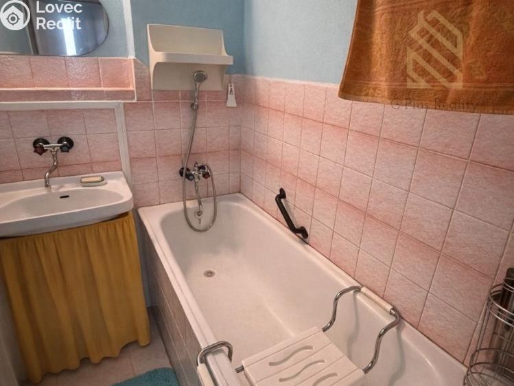 Pronájem bytu 2+1 Most, tř. Budovatelů 2324/86 č. 3