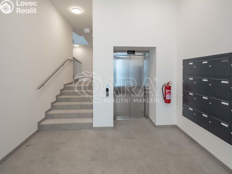 Rent apartment 2+KK Praha, Oldřichovská 1258/1 č. 14