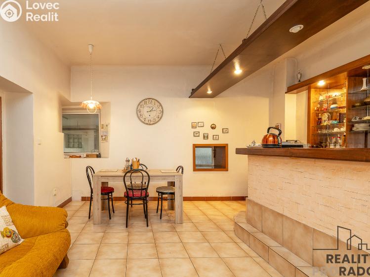 Продажа семейного дома Dřevohostice, Náměstí č. 9