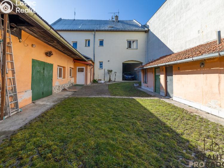 Продажа семейного дома Dřevohostice, Náměstí č. 13