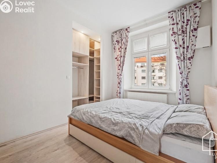 Prodej bytu 2+KK Praha, Na břehu 298/25 č. 8