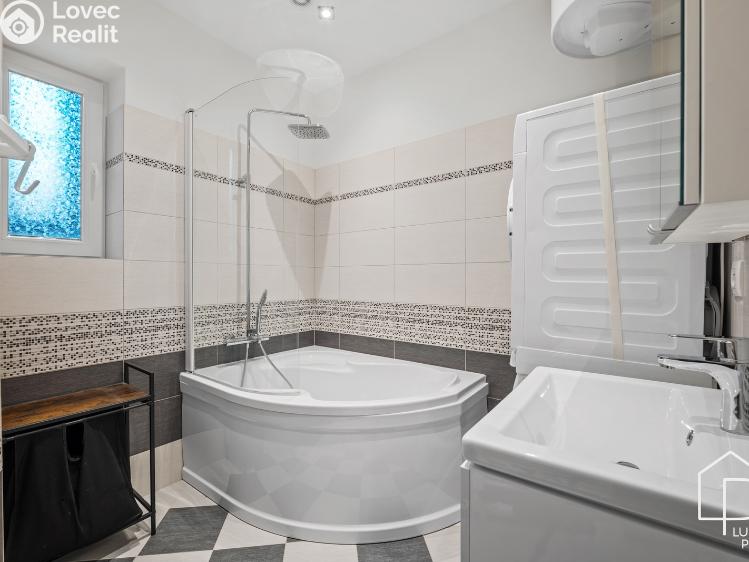 Prodej bytu 2+KK Praha, Na břehu 298/25 č. 12