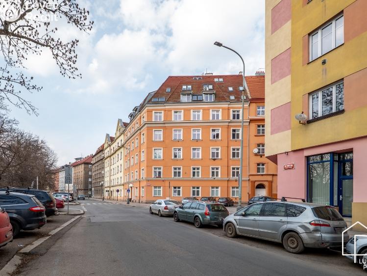 Prodej bytu 2+KK Praha, Na břehu 298/25 č. 17