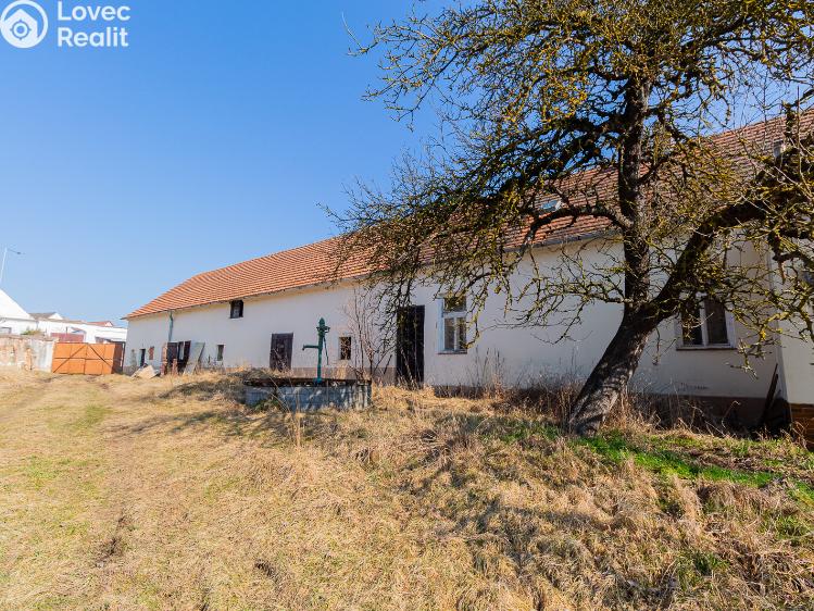 Prodej zemědělské usedlosti Lišov č. 17