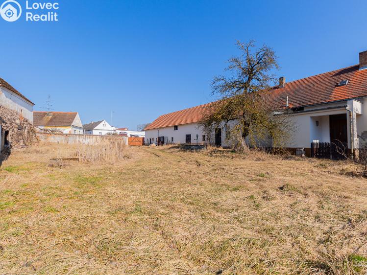 Prodej zemědělské usedlosti Lišov č. 18