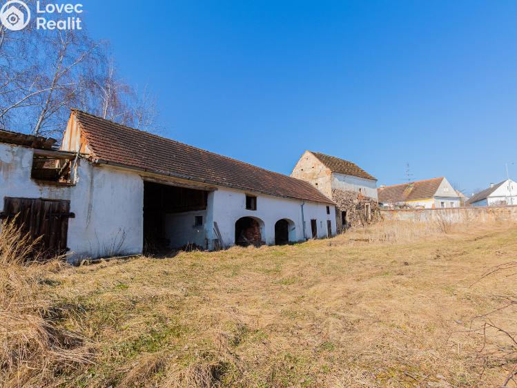 Prodej zemědělské usedlosti Lišov č. 19