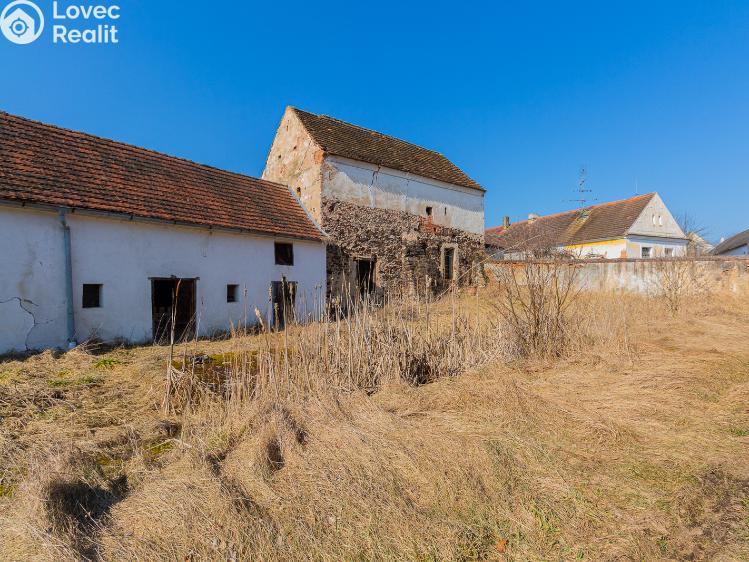 Prodej zemědělské usedlosti Lišov č. 20