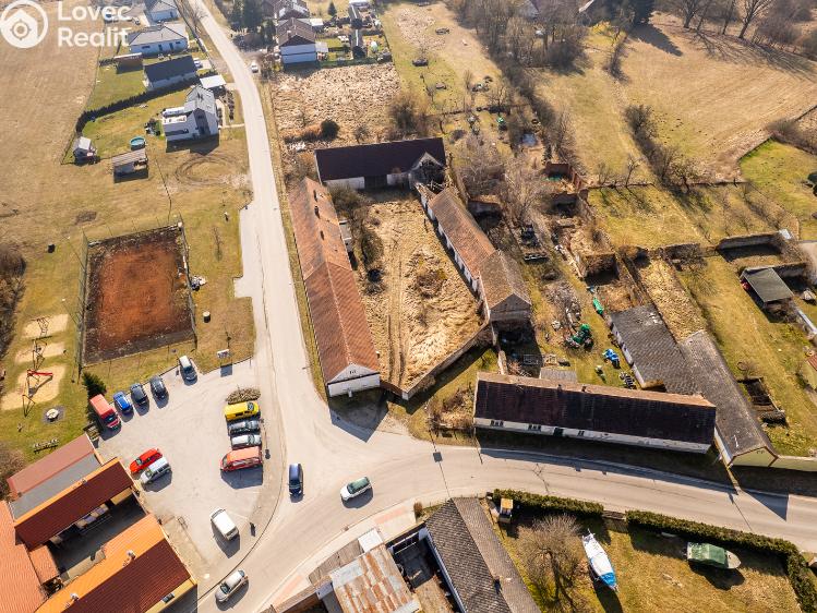 Prodej zemědělské usedlosti Lišov č. 31