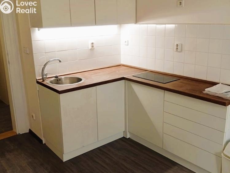 Pronájem bytu 1+KK Praha, Kodaňská č. 1