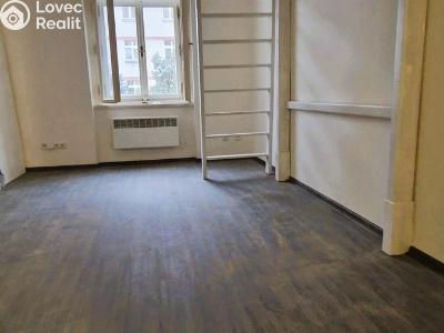 Pronájem bytu 1+KK Praha, Kodaňská č. 3