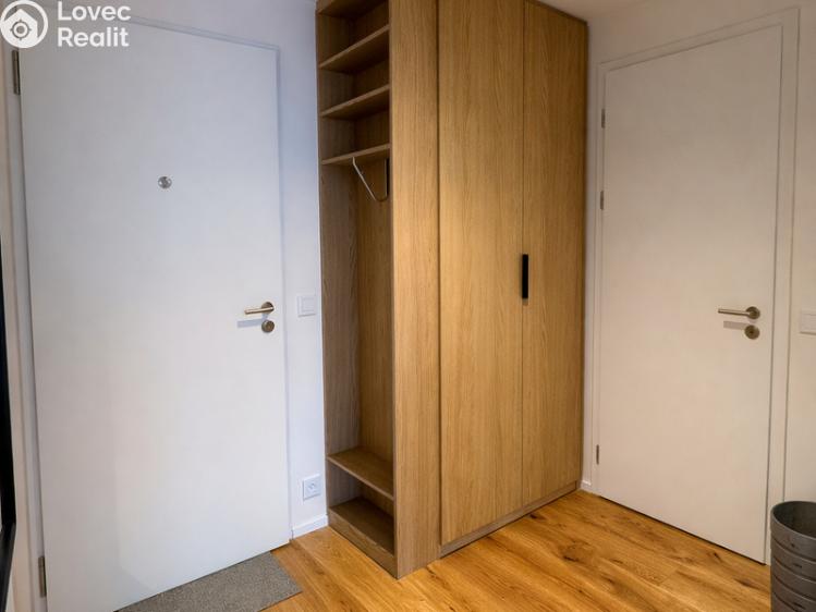 Pronájem bytu 2+KK Praha 5, U Komína 369/10 č. 7