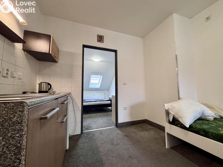 Pronájem bytu 2+KK Praha, U Santošky 933/20 č. 16