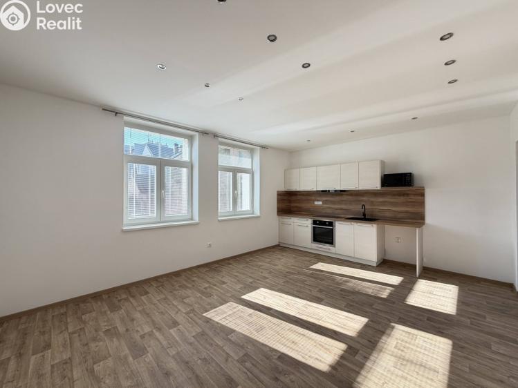 Pronájem bytu 2+KK Pardubice, Kotkova 794 č. 4