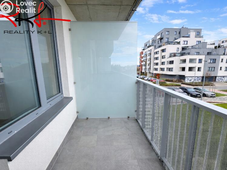 Pronájem bytu 1+KK Praha, Honzíkova 669/12 č. 8