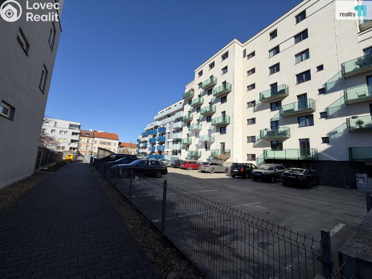 Pronájem garáže Plzeň, Poděbradova č. 2