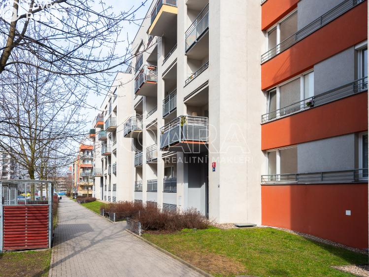 Pronájem bytu 1+KK Praha, Sazovická 455/26 č. 13