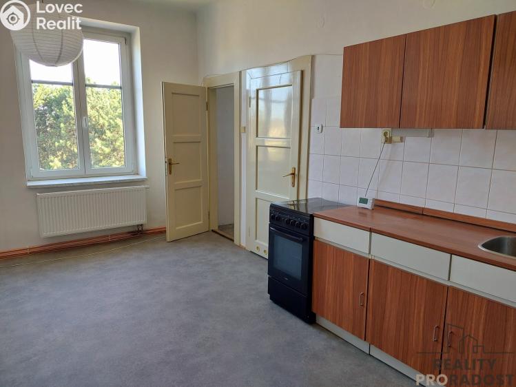 Pronájem bytu 2+1 Olomouc, Divišova č. 8