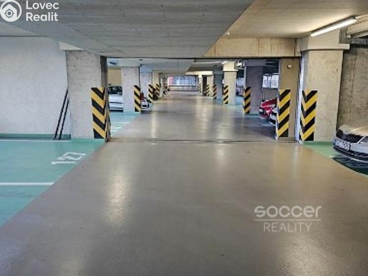 Pronájem garážového stání Praha, Zakšínská č. 1