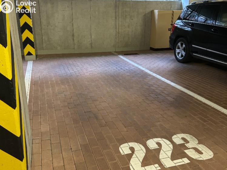 Pronájem garážového stání Praha, Zakšínská č. 2