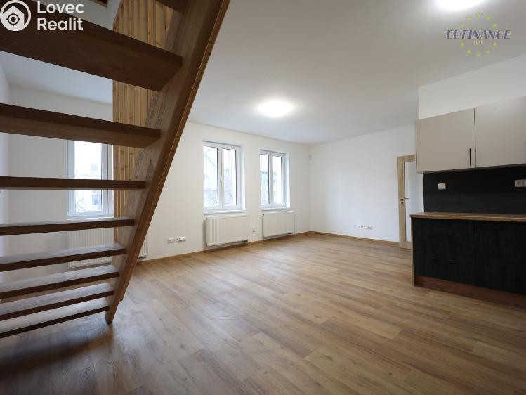 Pronájem bytu 2+KK Kladno, Jana Palacha 1620 č. 3