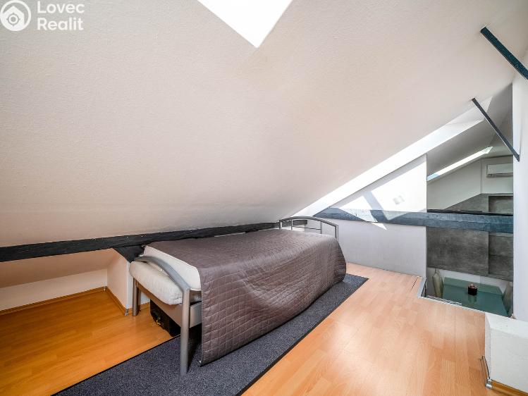 Prodej bytu 4+KK Praha, Vltavská 207/20 č. 8