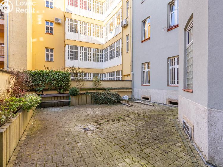 Prodej bytu 4+KK Praha, Vltavská 207/20 č. 28