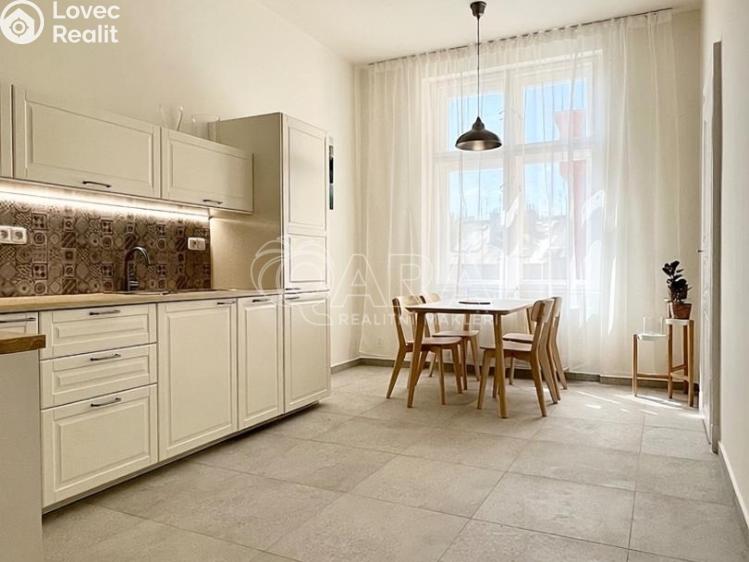 Pronájem bytu 2+1 Praha, Římská 1276/36 č. 8