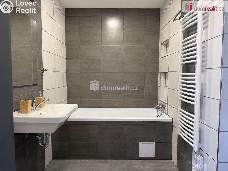 Pronájem bytu 2+1 Ostrov, Kollárova č. 3