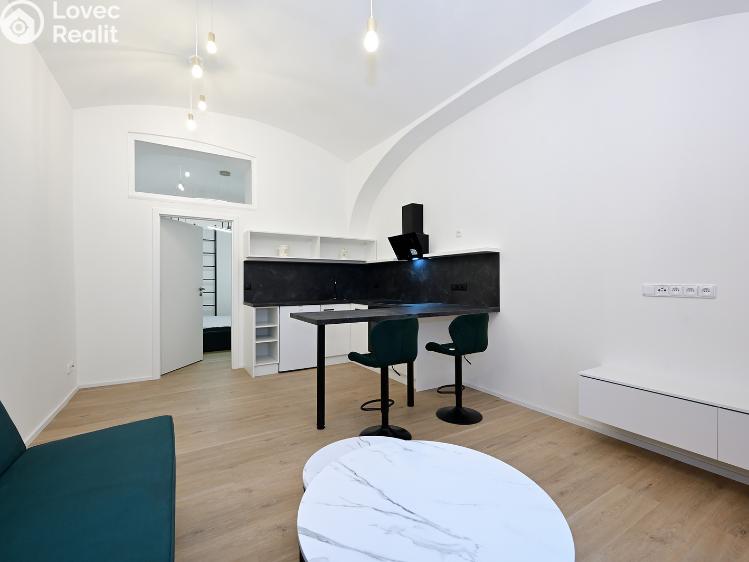 Pronájem bytu 2+KK Praha, Holečkova 799/99 č. 3