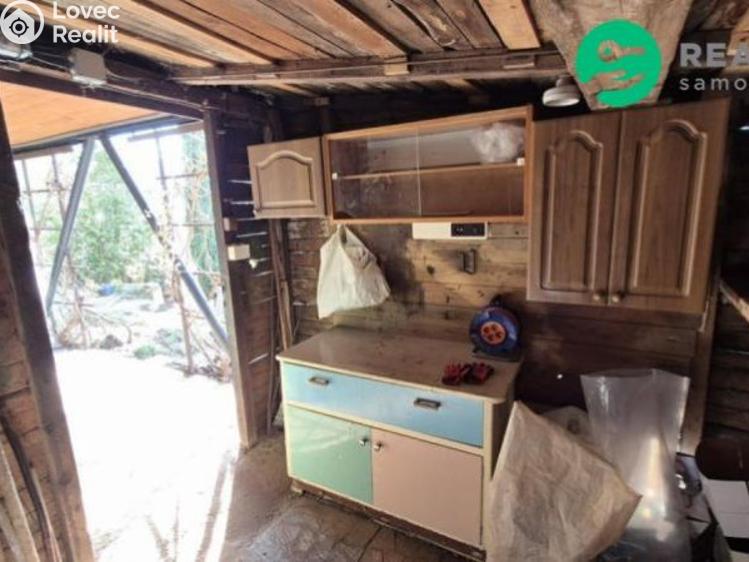 Sale hut Boršov, 1 č. 14