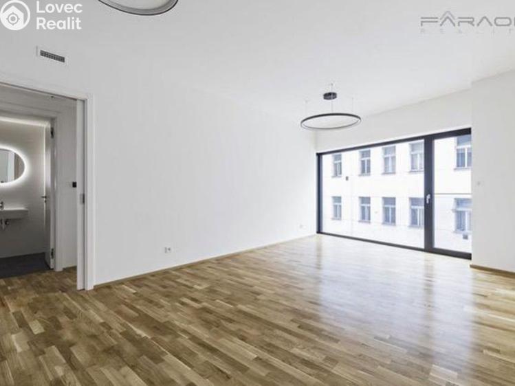 Rent apartment 2+KK Praha, Kmochova č. 7