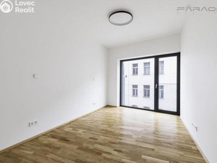 Rent apartment 2+KK Praha, Kmochova č. 4