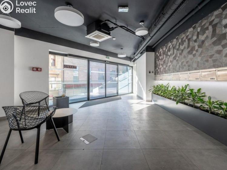 Оренда квартири 2+KK Praha, Kmochova č. 11